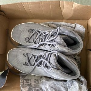 Adidas basketball shoes. Pro Bounce 2018. Grey & white. Size 8.